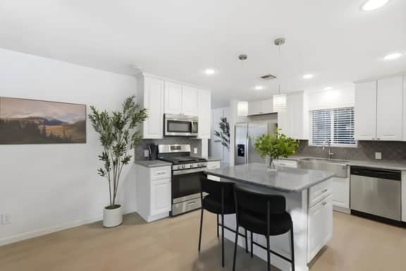 Adam's House - Image 4